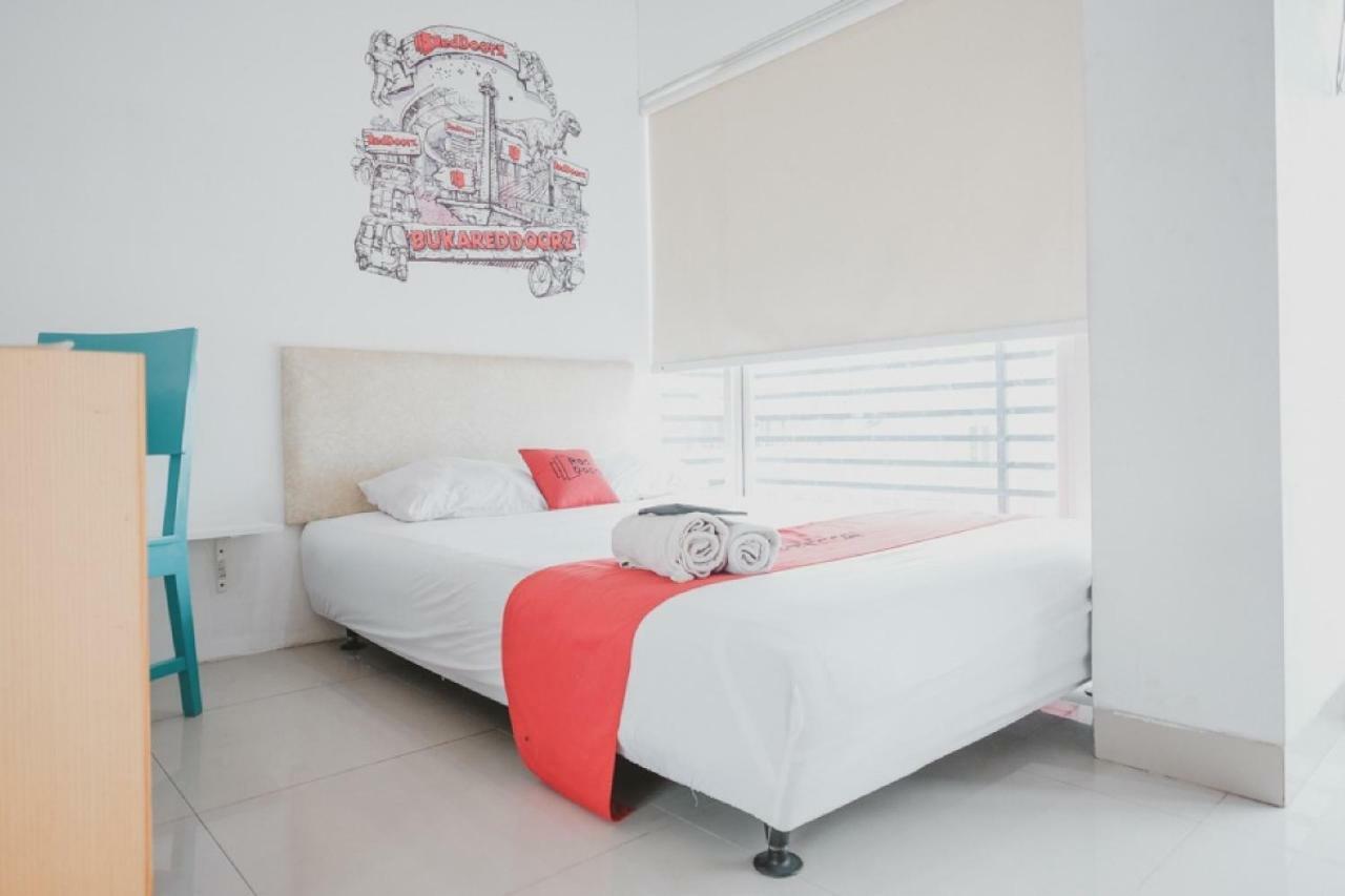 Reddoorz Plus @ Kapuk Business Park Jakarta Eksteriør bilde