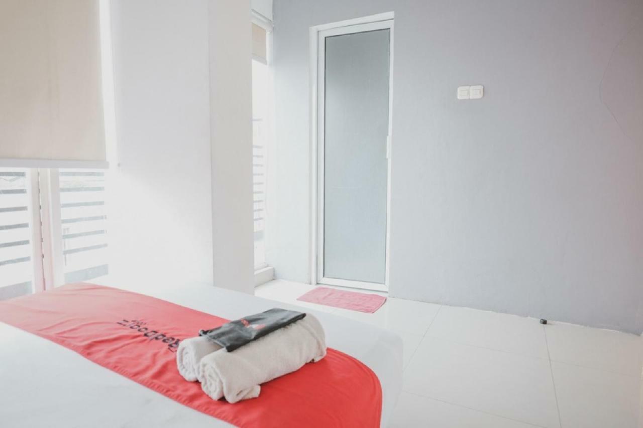 Reddoorz Plus @ Kapuk Business Park Jakarta Eksteriør bilde
